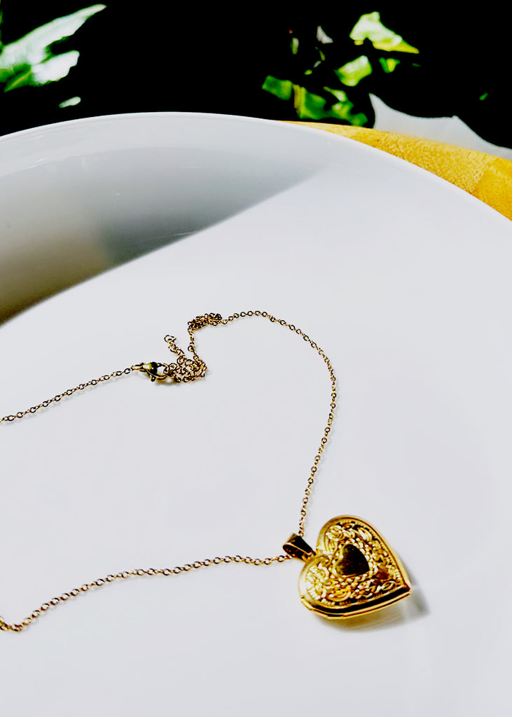 The "Ella" heart picture locket pendant Necklace