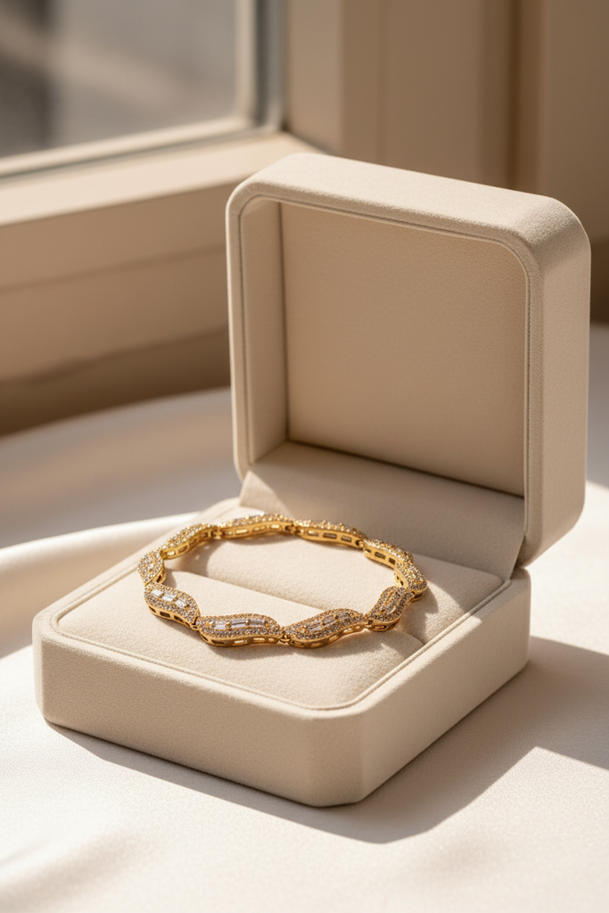 Milan diamond pavé gold link bracelet cream velvet jewelry box display