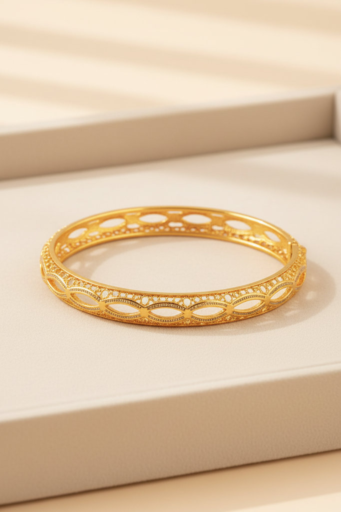 Mia gold filigree lattice bangle bracelet cream velvet tray display