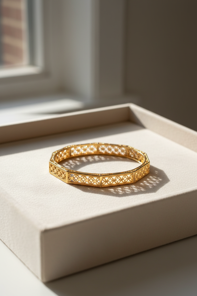 Charlotte gold octagonal quatrefoil filigree bangle cream velvet tray display