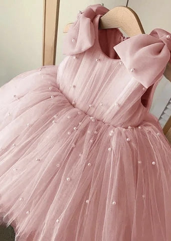 The Aranza Sleeveless Lace Dress